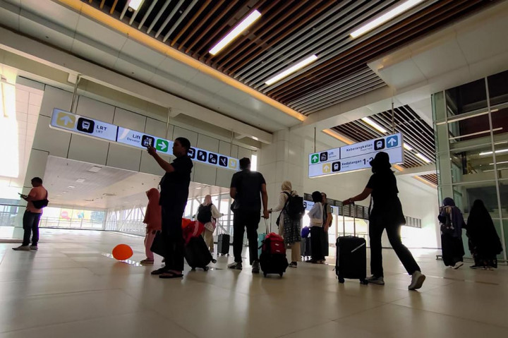 General Manager Corporate Secretary KCIC, Eva Chairunisa mengatakan pihaknya akan mengoperasikan sebanyak 40 perjalanan Whoosh reguler dan 12 perjalanan tambahan selama musim libur Lebaran terhitung sejak tanggal 3-18 April 2024.