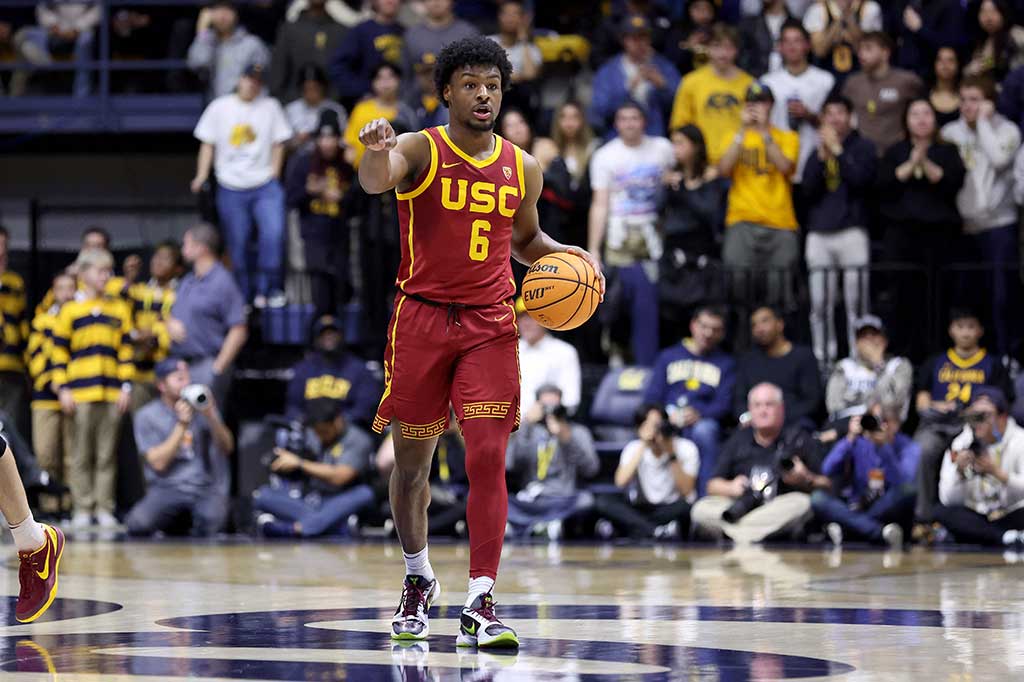 Putra LeBron James, Bronny, dirumorkan akan masuk dalam draf pemain NBA 2024, terlepas dari tahun pertamanya di bola basket kampus (NCAA) di University of Southern California (USC) tidaklah mudah.