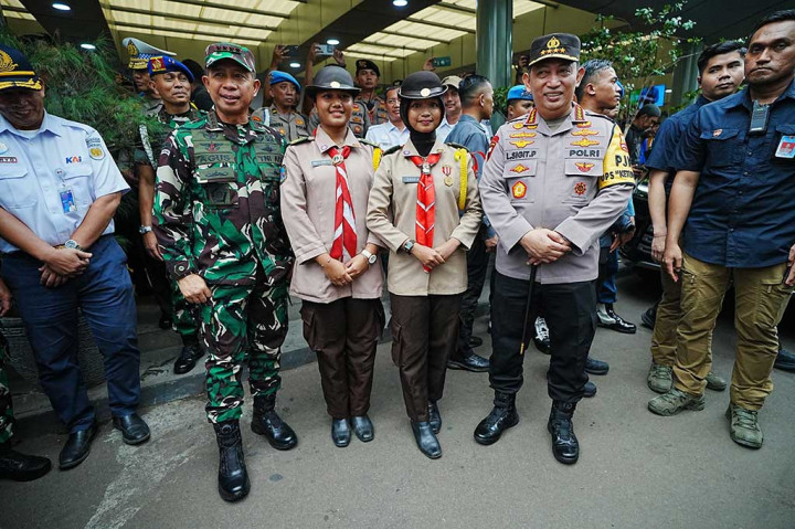 Dari segi keamanan, berdasarkan tinjauan dan berbincang langsung dengan pemudik, Sigit mengungkapkan, tidak terjadi aksi kriminalitas yang mengganggu perjalanan mudik masyarakat.  
