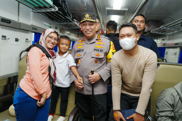 Berdasarkan data yang disampaikan PT. KAI, saat ini pemudik yang menggunakan jasa kereta api telah mencapai angka 20.800 orang. 