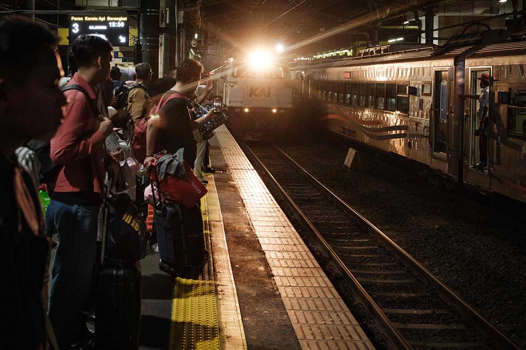 Per Sabtu, katanya, masih tersisa sebanyak 251.273 tempat duduk untuk keberangkatan H1 sampai H+10 atau 11 sampai 21 April 2024 mendatang untuk keberangkatan KAJJ dari Stasiun Gambir dan Pasar Senen.