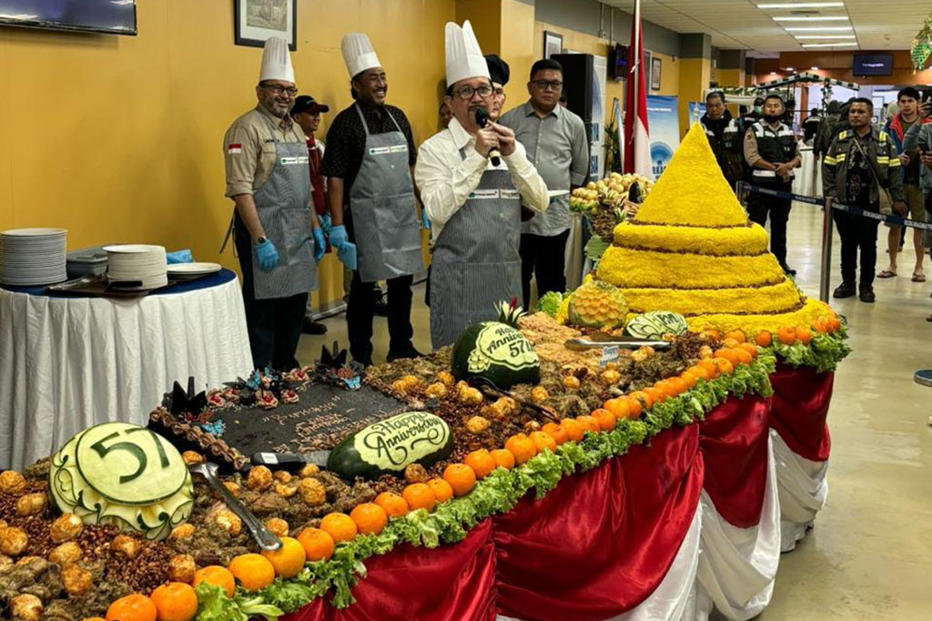 Bagi Tony Wenas karyawan adalah aset paling berharga dari sebuah  perusahaan sehingga harus selalu dilayani dengan baik.