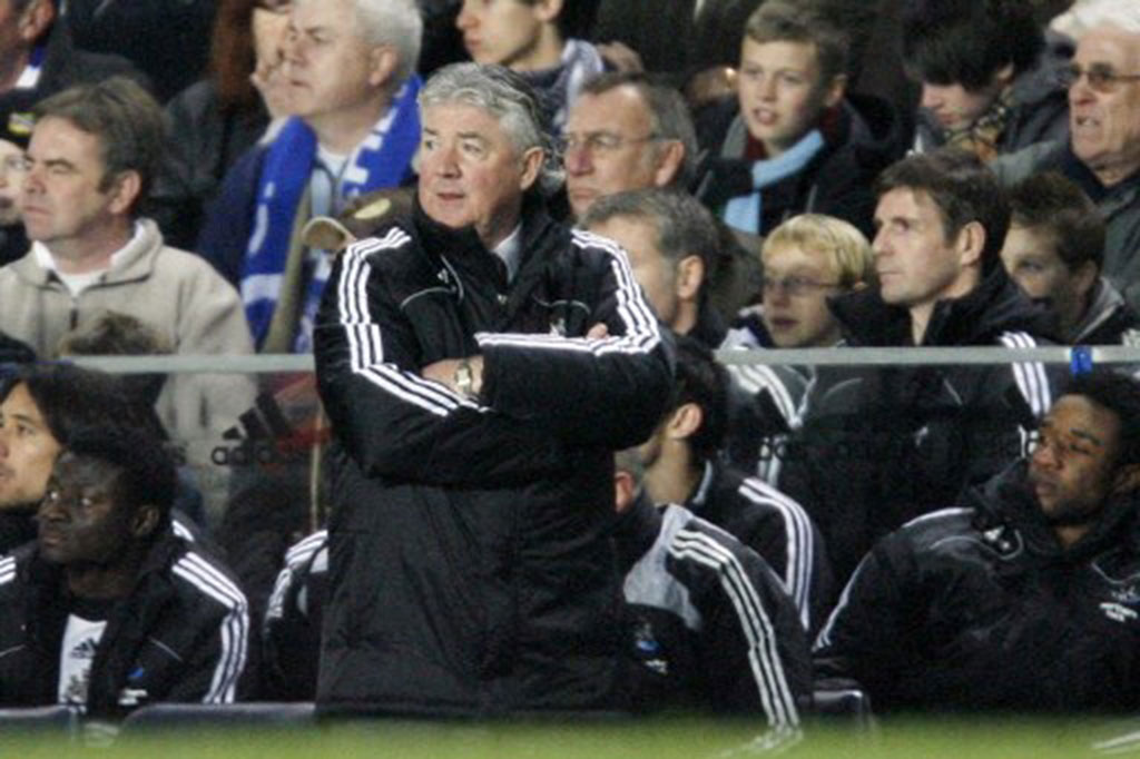 Kinnear memulai karir kepelatihannya di Asia, bekerja di Uni Emirat Arab dan Malaysia, sebelum bergabung dengan India dan Nepal. Dia kembali ke Inggris untuk menjadi asisten Dave Mackay di Doncaster dan diangkat menjadi bos Wimbledon pada tahun 1992.