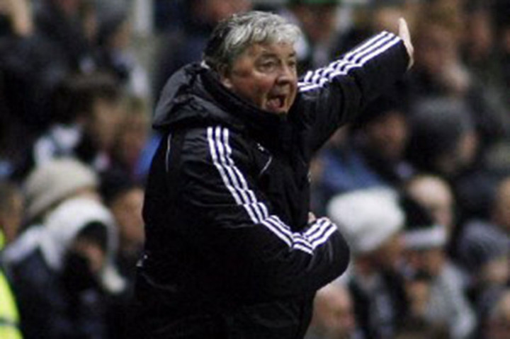 Dia mengambil pekerjaan di Forest pada 2004 dan kemudian menggantikan Kevin Keegan di Newcastle pada 2008. Pada 2009, Kinnear dibawa ke rumah sakit setelah merasa sakit menjelang pertandingan melawan West Brom. Kemudian diumumkan bahwa dia memerlukan operasi bypass jantung, yang secara efektif mengakhiri peran manajerial terakhirnya.