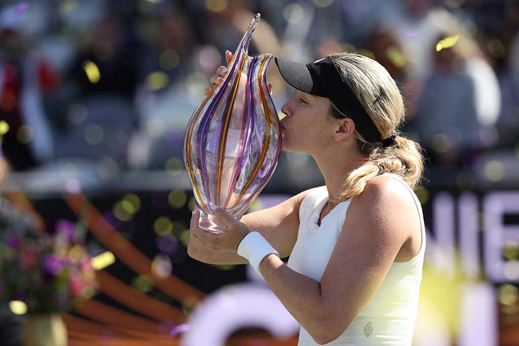Petenis nonunggulan itu berhasil meraih kemenangan telak dua gim langsung 6-2, 6-1 atas unggulan keempat Daria Kasatkina di babak pamungkas.