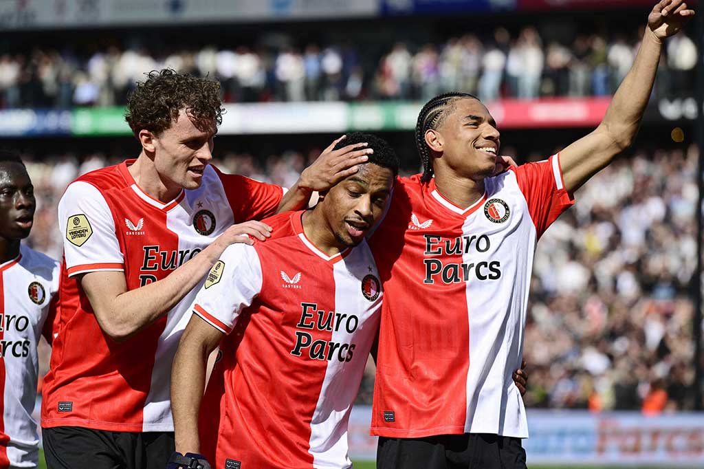 Enam gol dari tuan rumah Feyenoord dicetak masing-masing oleh Igor Paixao (menit ke-34 dan ke-66), Yankuba Minteh (menit ke-35 dan ke-56), David Hancko (menit ke-45) dan Quinten Timber (menit ke-62).