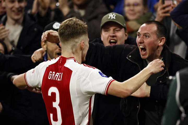 Selain mencetak setengah lusin gol, Feyenoord juga melepaskan tiga puluh tembakan dengan lima belas di antaranya mengarah langsung ke gawang Geronimo Rulli.