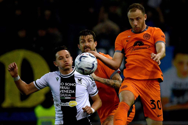 Inter kembali mengambil inisiatif menyerang pada babak kedua sampai kemudian berhasil membobol gawang Udinese lewat tendangan Carlos Augusto, namun dianulir VAR karena offside.