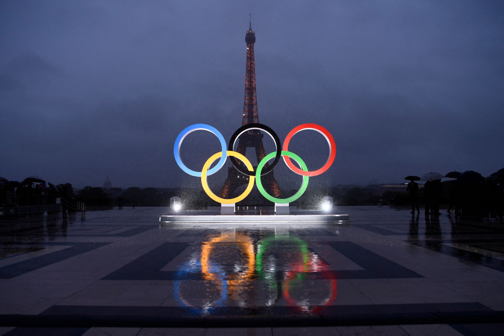 Cincin Olimpiade akan dipajang di Menara Eiffel selama berlangsungnya Olimpiade Paris 2024, kata perusahaan yang mengelola monumen itu dan panitia penyelenggara Olimpiade tersebut kepada AFP pada Selasa, 9 April 2024.