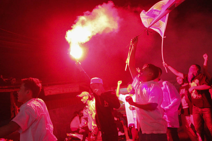 Dalam rangka menyambut Hari Raya Idulfitri 1445 Hijriah, ratusan warga Batu Ampar Condet, Jakarta Timur, menggelar pawai obor di Jalan Raya Condet, Selasa, 9 April 2024 malam.
