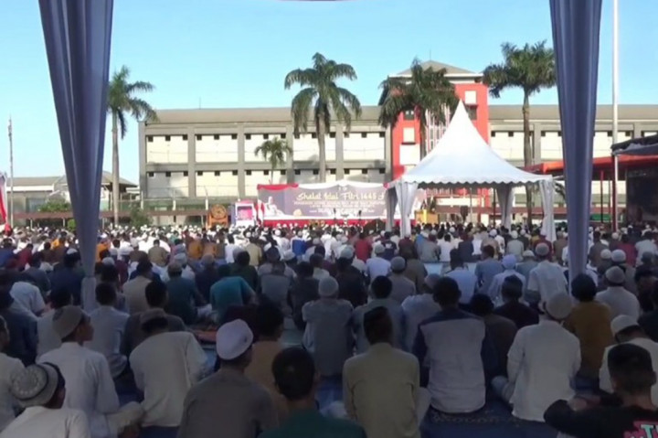 Sebanyak 8.906 warga binaan di Lapas dan Rutan maupun LPKA di wilayah DKI Jakarta, pada hari Raya Idufitri 2024 mendapatkan remisi khusus, dari Kementerian Hukum dan Ham. Dari 8 ribu lebih warga binaan, 158 orang diantaranya mendapatkan remisi langsung dinyatakan bebas pada hari ini, Rabu, 10 April 2024.