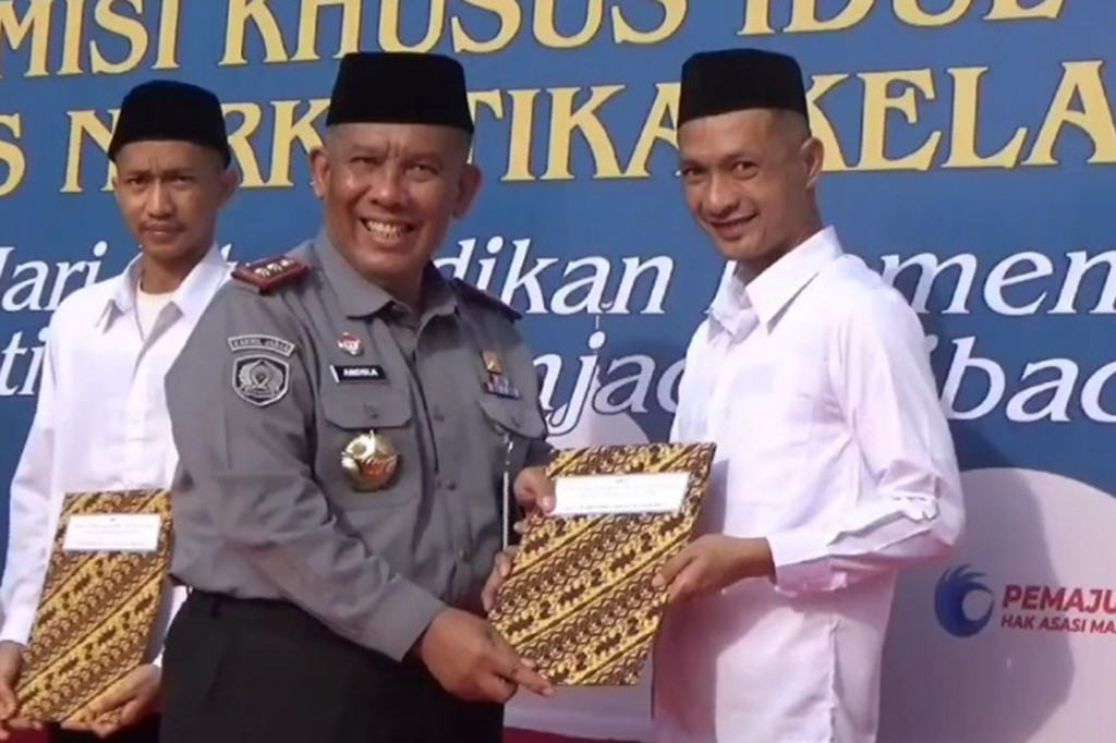 Sementara khusus di Lapas Narkotika, dsri total 2.849 warga binaan, 2.417 orang diantaranya mendapatkan remisi khusus 1, yakni pengurangan masa tahanan, sedangkan 25 warga binaan lainnya mendapatkan remisi khusus 2, yakni bebas langsung.