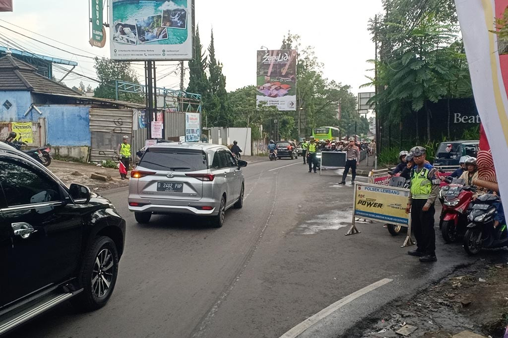 Oleh karena itu, masyarakat maupun wisatawan yang berlibur diimbau sebaiknya mewaspadai perubahan cuaca sebab hujan ringan hingga lebat diprediksi turun merata di wilayah ini, termasuk Bandung Barat.