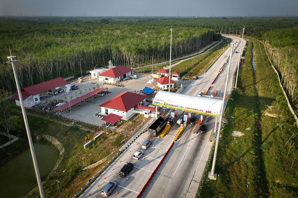 EVP Sekretaris Perusahaan PT Hutama Karya (Persero) Adjib Al Hakim mengatakan peningkatan ini mencerminkan mobilitas dan kegiatan perjalanan yang masih tinggi selama arus mudik Lebaran di JTTS.