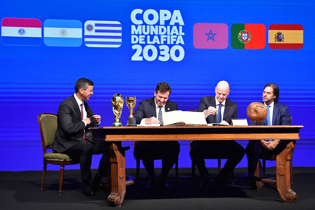 Presiden FIFA Gianni Infantino pada Kamis, 11 April 2024 menyerukan perjuangan bersama melawan rasisme yang masih terjadi di pertandingan olahraga, khususnya sepak bola.