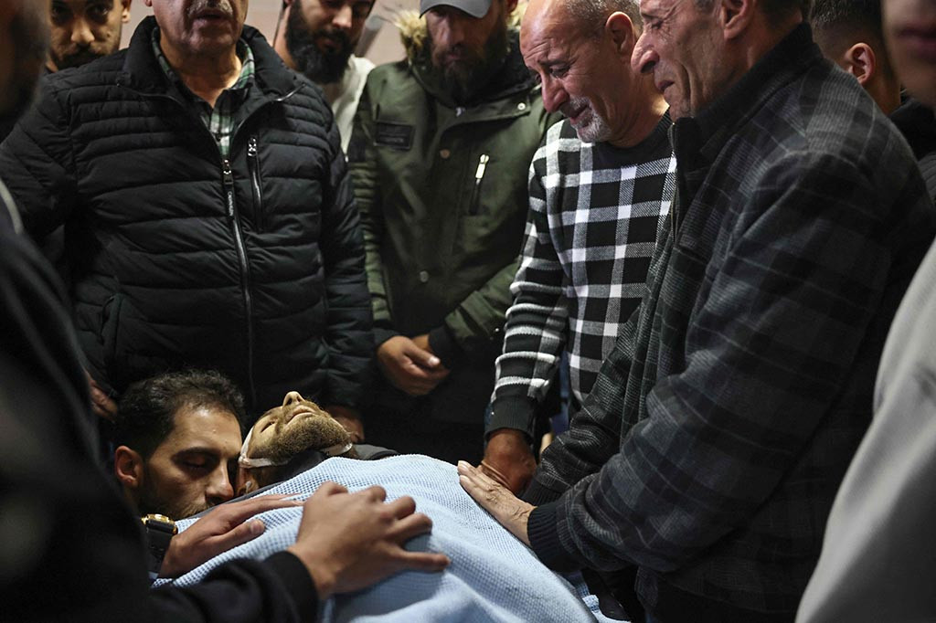 Seorang pria tewas ketika tentara Israel menembaki kendaraannya di Tubas, kata laporan itu.