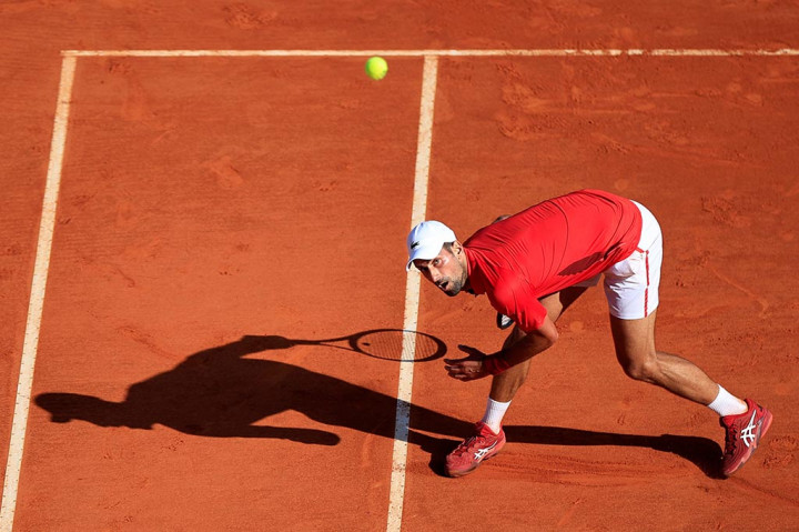 Petenis peringkat satu dunia berusia 36 tahun itu melewati perempat final rollercoaster untuk menang 7-5, 6-4 dan mencapai empat besar di kerajaan itu untuk pertama kalinya sejak 2015 ketika ia kemudian mengklaim gelar keduanya di turnamen.