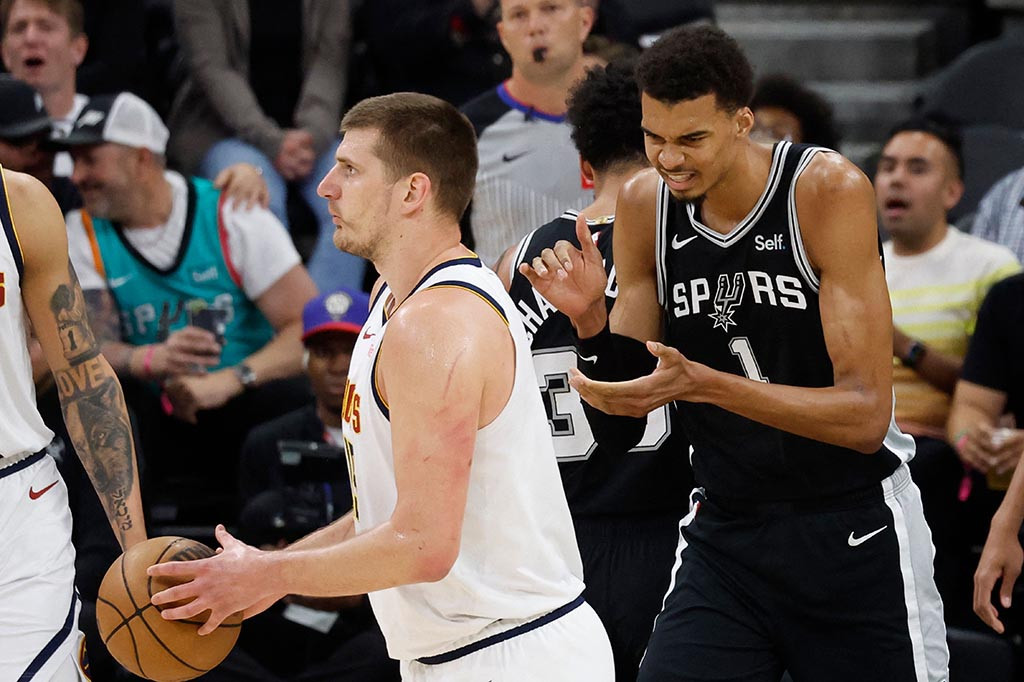 Sementara itu Denver dibiarkan bertanya-tanya di mana letak kesalahannya setelah 35 poin dari Jamal Murray dan 22 poin dari Nikola Jokic.