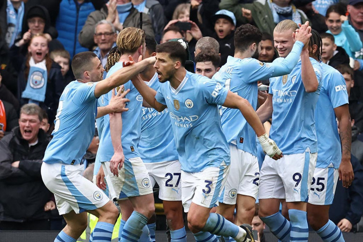 Manchester City meraih tiga angka ketika menjamu Luton Town dalam lanjutan Premier League yang dihelat Sabtu, 13 April 2024. The Citizen menang telak 5-1 atas The Hatters.
