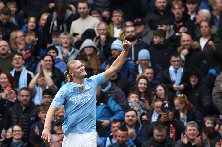 City kian menjauh pada menit ke-76 setelah Erling Haaland mencetak gol lewat titik putih. Penalti diberikan setelah Fred Onyedinma melanggar Jeremy Doku di kotak terlarang.
