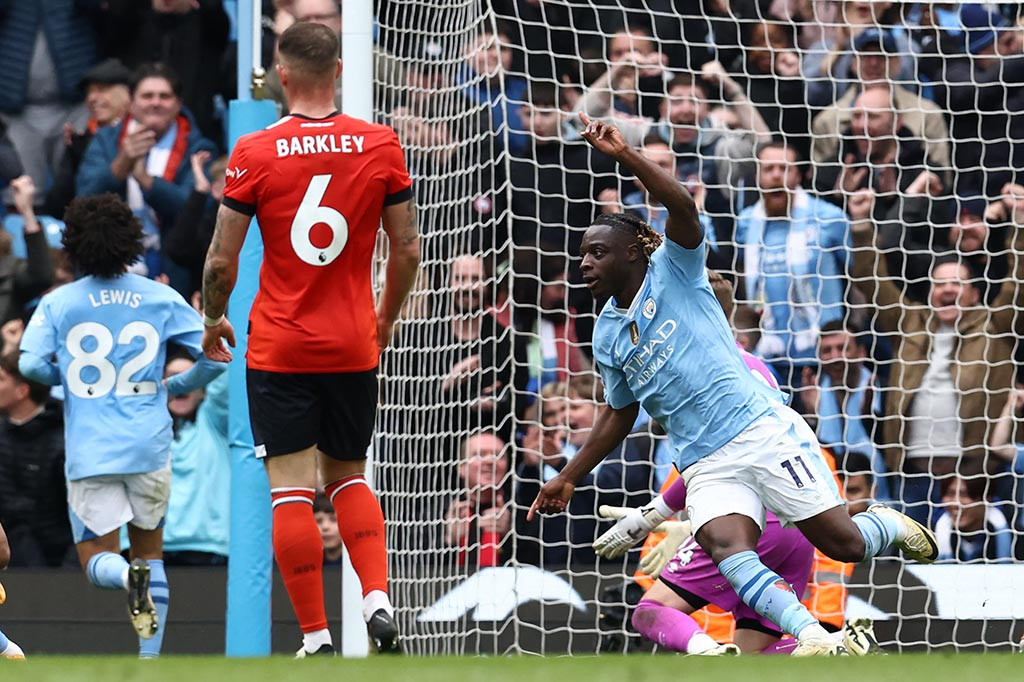 City kembali menjebol gawang Luton pada menit ke-93. Kali ini giliran Doku yang menjadi kreator gol yang dicetak Gvardiol.