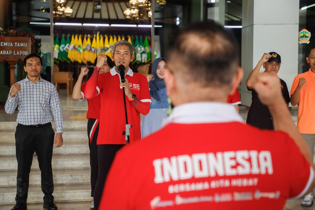 Sekretaris Daerah Provinsi Jawa Tengah, Sumarno melepas 10 atlet bertalenta khusus (penyandang disabilitas intelektual) yang berasal dari wilayahnya, untuk berlaga pada ajang Special Olympics Asia Pasific South Asia Unified Football Competition di Dhaka Bangladesh.