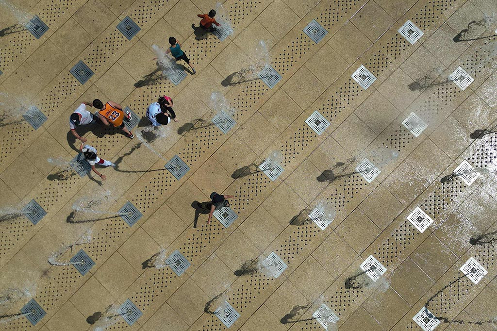 Ibu kota Meksiko dan wilayah metropolitannya memiliki lebih dari 20 juta penduduk.