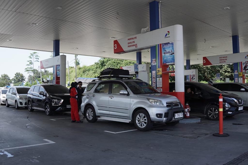 Konsumsi BBM jenis Gasoline di Daerah Istimewa Yogyakarta dan Jawa Tengah yang tertinggi terjadi pada Selasa, 9 April 2024 yakni sebesar 31.533 kiloliter. Besaran konsumsi ini tertinggi selama periode 8-15 April.