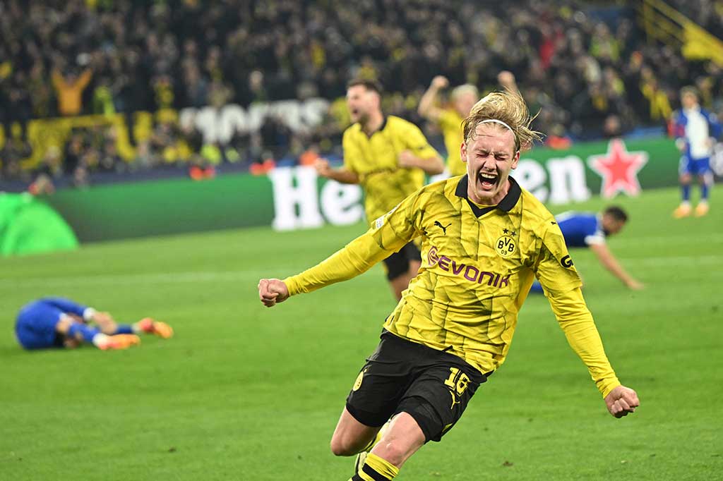 Dortmund mengambil inisiatif menyerang terlebih dahulu dan mampu mencuri keunggulan terlebih dahulu pada menit 34 setelah tendangan Julian Brandt dapat membobol gawang Atletico sehingga skor berubah menjadi 1-0.