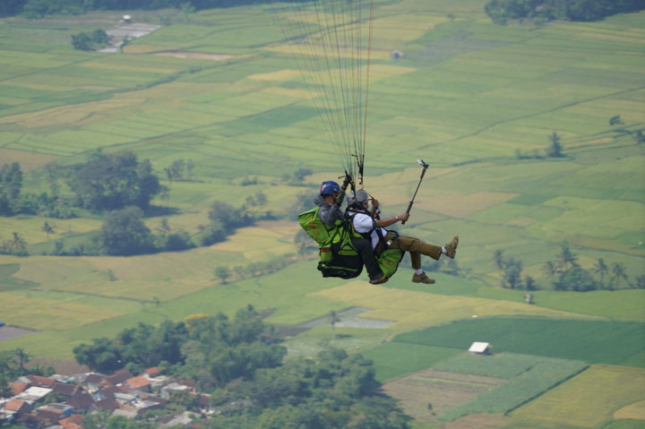 Barnas mengatakan, olahraga rekreasi dan prestasi berencana mengembangkan potensi olahraga agar bisa digemari oleh masyarakat dan untuk prestasi yang dilakukan diperlukan ketepatan, keindahan, jarak, waktu termasuk yang lainnya menjadi kriteria, agar paralayang mampu menghasilkan prestasi. 