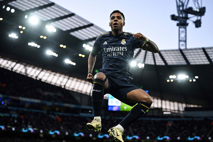 Real Madrid unggul lebih dulu lewat gol Rodrygo sebelum Kevin de Bruyne menyamakan kedudukan. Kedua tim bermain imbang 1-1 selama 90 menit ditambah ekstra time 2x15 menit. Laga harus berlanjut ke adu penalti.