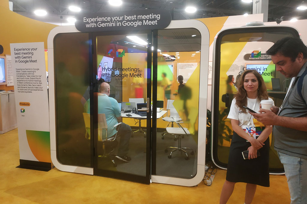 Showcase Google Meet yang telah diupgrade lewat inovasi terbaru Gemini. Di Google Cloud Next Summit 2024 ini pula Google mengumumkan bahwa produk tercanggih Gemini 1.5 akan diluncurkan di pasar awal 2025 depan.