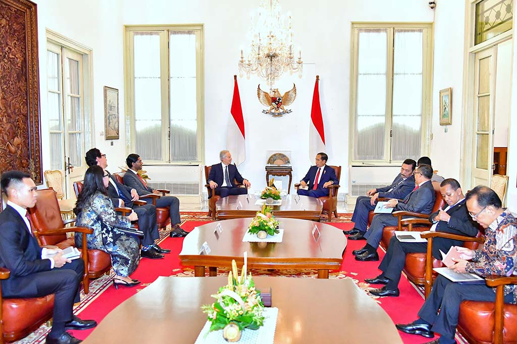 “Kami sedang menyusun detail rencana pembangunan ini,” ujar Menteri Investasi, menambahkan bahwa inisiatif ini akan difasilitasi oleh Tony Blair dan merupakan bagian dari kerja sama lebih luas di bidang energi baru terbarukan dan logistik.