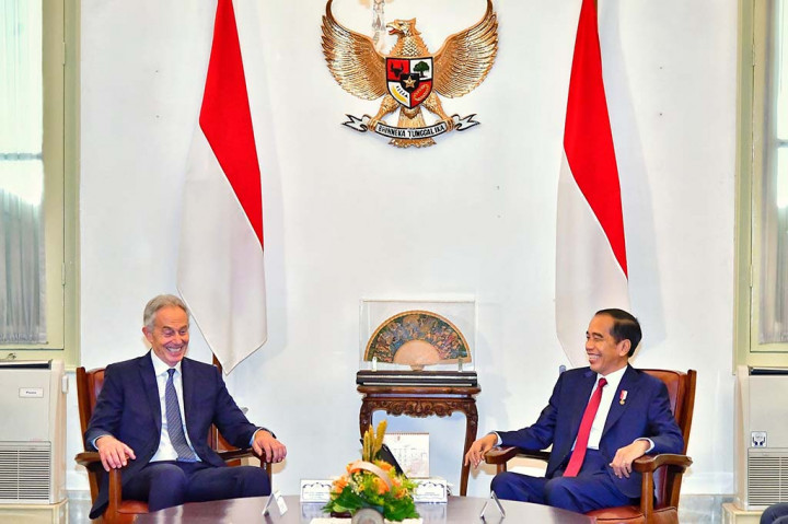 Selain itu, pembahasan juga mencakup rencana pemanfaatan carbon storage di Indonesia, yang diharapkan dapat menjadi sumber pendapatan negara baru. “Kami berbicara tentang bagaimana carbon storage yang sudah kita putuskan kemarin bahwa 70 (persen) dalam negeri, 30 (persen) luar negeri,” ucap Bahlil.