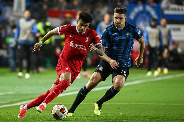 Liverpoo kesulitan mencari peluang untuk menambah gol di babak kedua. Beberapa kali upaya serangan mereka belum mampu menembus kotak penalti.