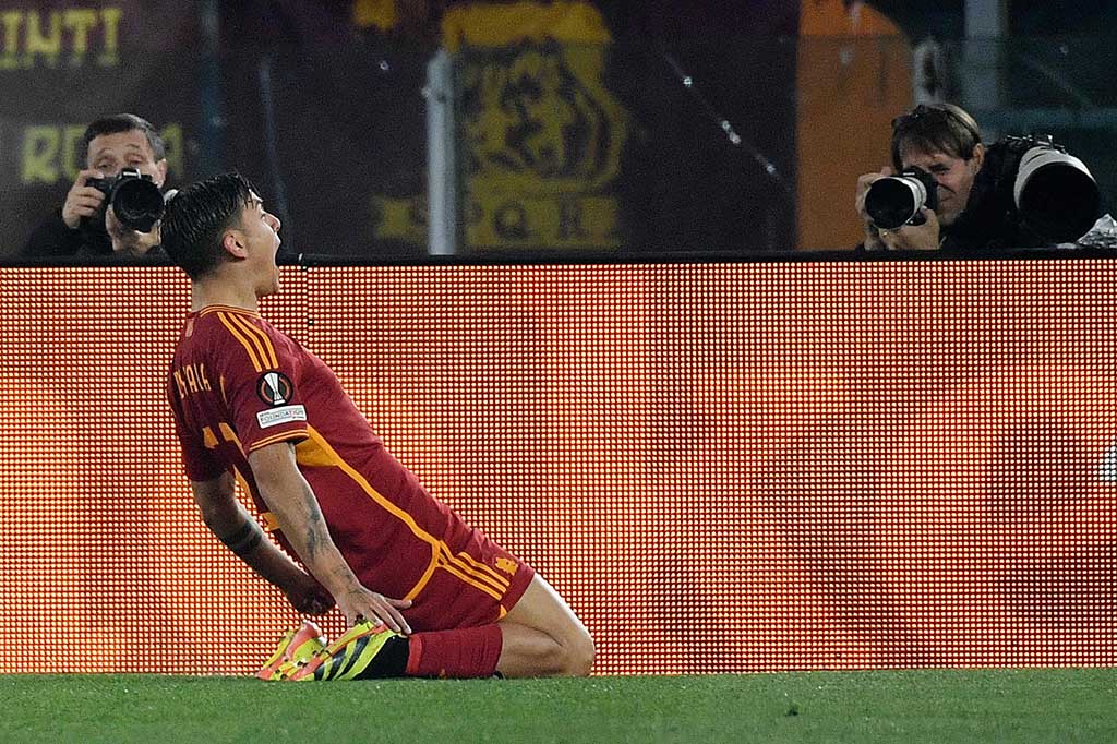 Pada menit ke-22, Roma mencetak gol kedua melalui kaki Dybala. Berawal dari umpan tarik Lukaku di sisi kanan, bola diterima Dybala di area terbuka sebelum melepaskan tendangan melengkung ke tiang jauh. Skor menjadi 2-0.