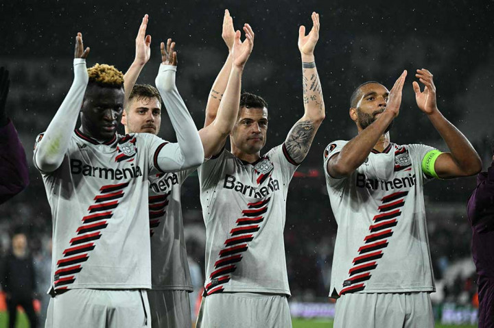 Bayer Leverkusen melaju ke semifinal Liga Europa 2023/24 meski bermain imbang 1-1 lawan West Ham United di leg kedua perempatfinal di London Stadium, Jumat, 19 April 2024 dini hari WIB. Hasil itu cukup meloloskan Die Werkself ke empat besar dengan agregat 3-1.  