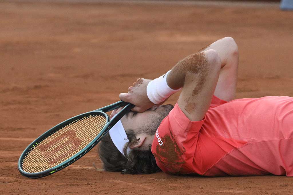 Petenis Yunani itu meraih kemenangan 4-6, 6-3, 7-6(10/8) atas lawannya yang berperingkat 53 asal Argentina, Facundo Diaz Acosta.
