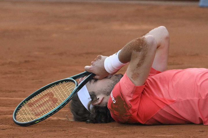 Petenis Yunani itu meraih kemenangan 4-6, 6-3, 7-6(10/8) atas lawannya yang berperingkat 53 asal Argentina, Facundo Diaz Acosta.