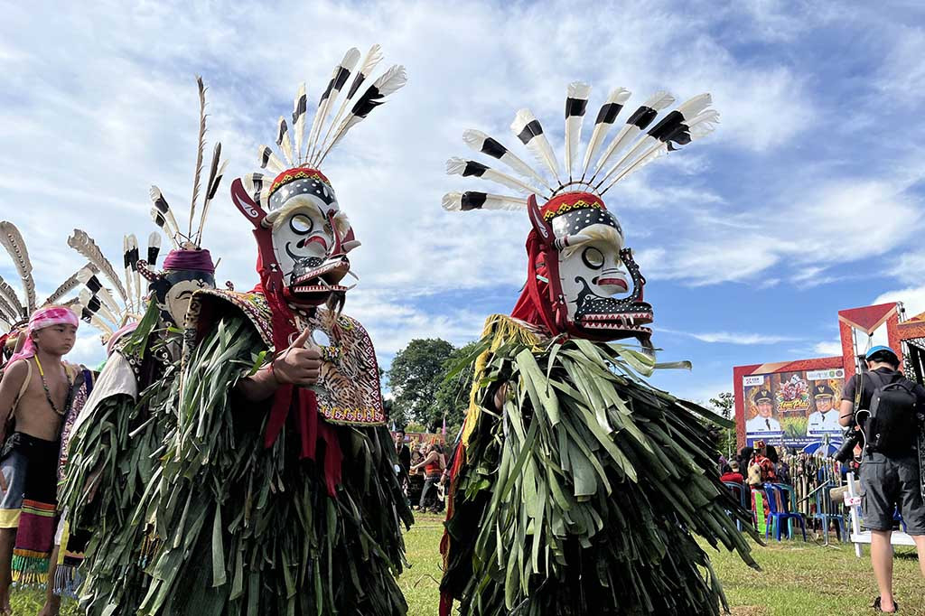 Acara tersebut diikuti seluruh warga adat Wehea yang tersebar di 6 desa, antara lain Desa Nehas Liah Bing, Liaq Leway, Bea Nehas, Long Wehea, Diaq Lay dan Desa Dia Beaq.