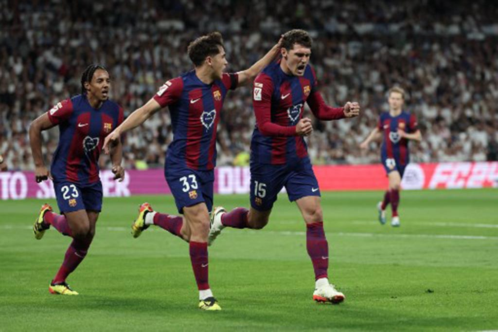 Barcelona membuka keunggulan saat laga baru berjalan enam menit. Andreas Christensen menjebol gawang Real Madrid lewat sundulannya di tiang jauh setelah menyambut sepak pojok Raphinha. Kedudukan menjadi 1-0.