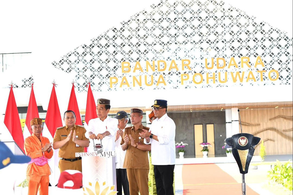 “Ke depan, bukan negara besar mengalahkan negara kecil, tetapi negara yang cepat akan mengalahkan negara yang lambat. Oleh sebab itu, kita perlu cepat,” lanjutnya, menekankan pentingnya peran bandara untuk kecepatan konektivitas orang maupun barang.