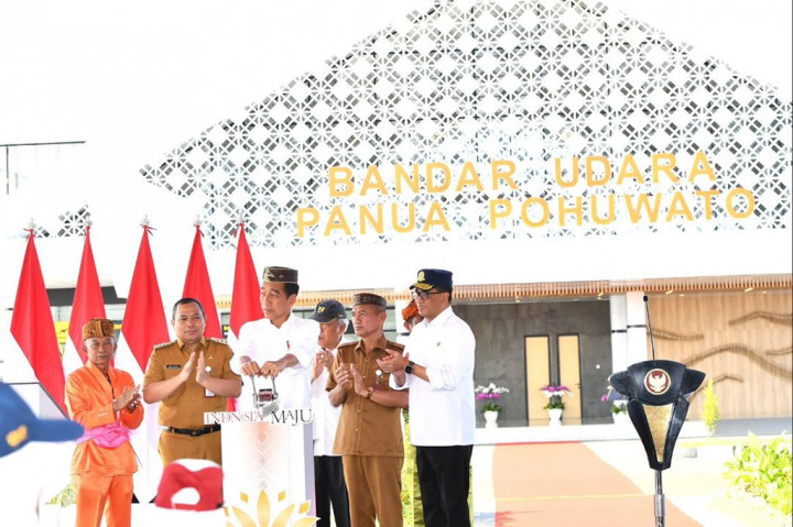 “Ke depan, bukan negara besar mengalahkan negara kecil, tetapi negara yang cepat akan mengalahkan negara yang lambat. Oleh sebab itu, kita perlu cepat,” lanjutnya, menekankan pentingnya peran bandara untuk kecepatan konektivitas orang maupun barang.