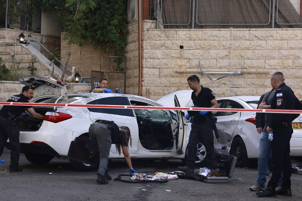 Dua warga sipil terluka dalam serangan tabrakan mobil di Yerusalem pada Senin, 22 April 2024 pagi, kata polisi Israel, dan menambahkan bahwa mereka sedang mencari tersangka penyerang yang melarikan diri dengan berjalan kaki.