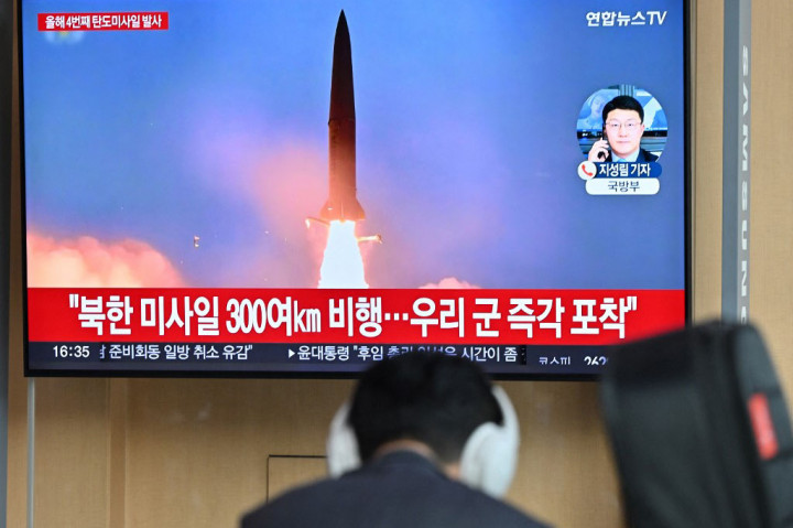 Tokyo juga mengonfirmasi peluncuran tersebut, dan Kementerian Pertahanan Jepang mengatakan dugaan rudal balistik diluncurkan dari Korea Utara dalam sebuah postingan di X, sebelumnya Twitter.