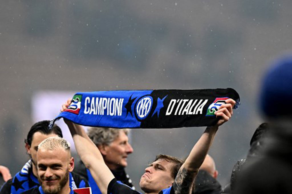 Raihan Scudetto ini dinilai istimewa karena untuk pertama kalinya diraih saat melawan rival sekota, AC Milan.