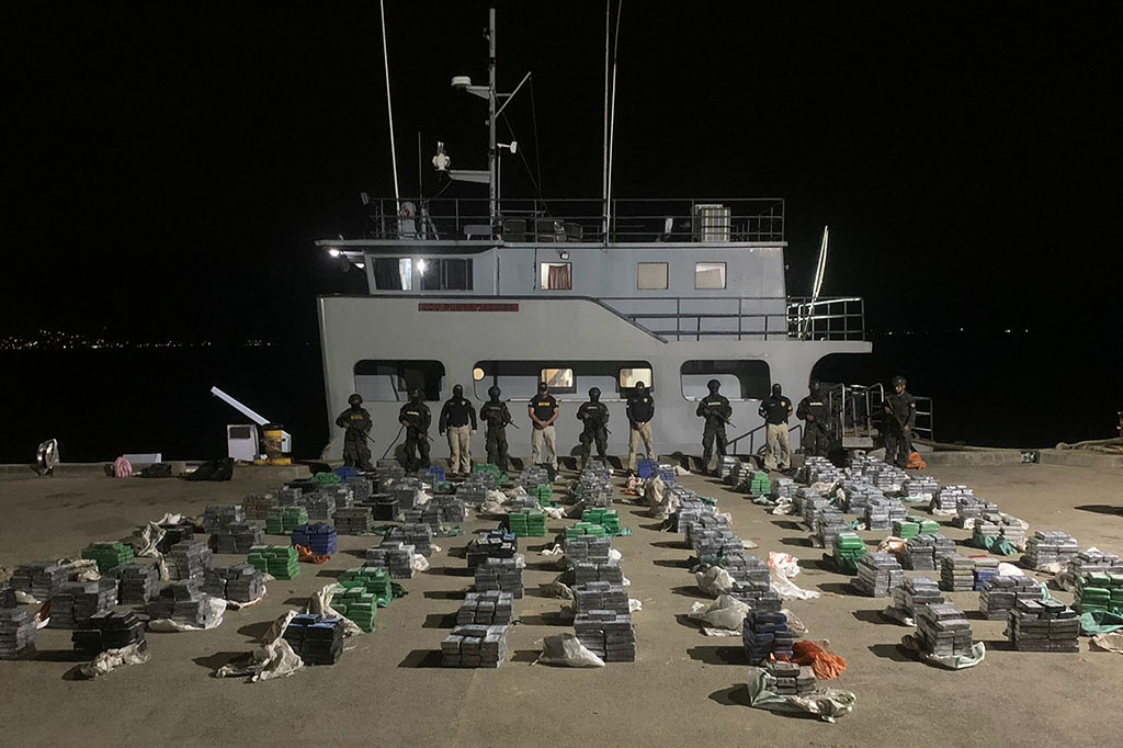Tentara Honduras berhasil menyita lebih dari 2,7 ton kokain yang diselundupkan dengan speedboat di Laut Karibia, kata militer pada Senin.