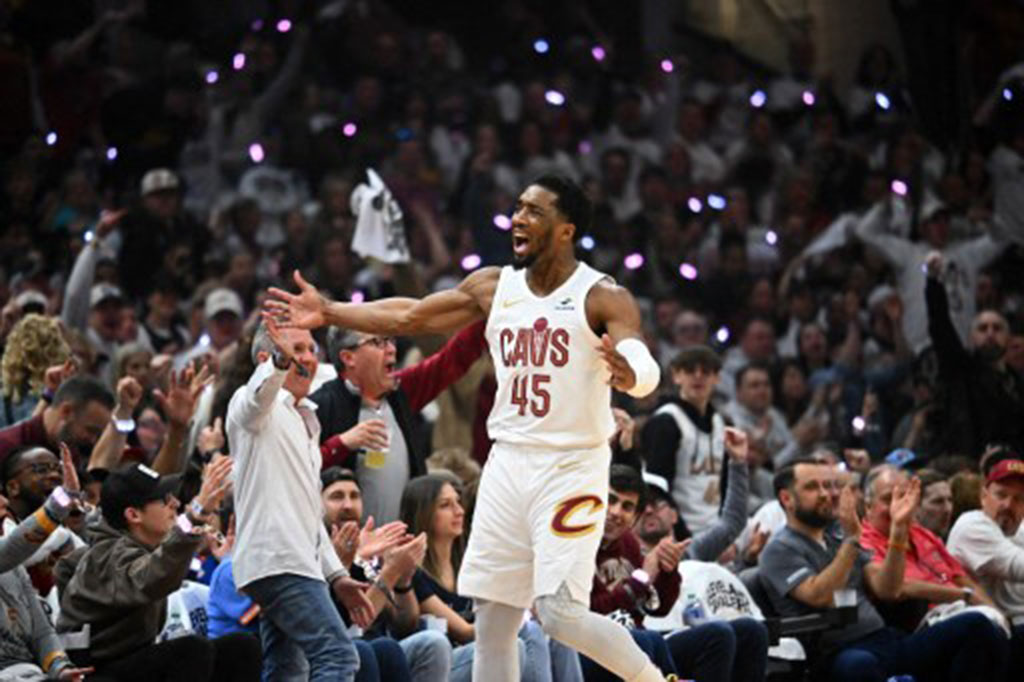 Donovan Mitchell mencetak 23 poin sementara Jarrett Allen menyumbangkan 20 rebound untuk membantu Cavaliers memimpin 2-0 dalam seri playoff putaran pertama Wilayah Timur.