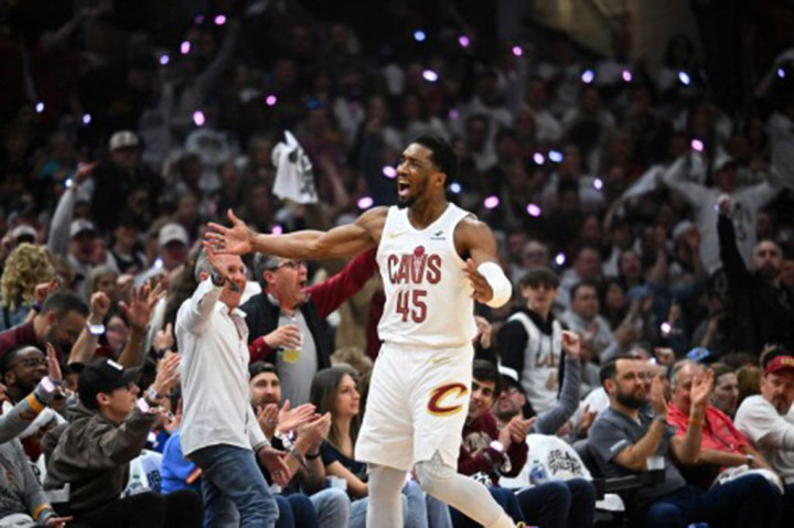 Donovan Mitchell mencetak 23 poin sementara Jarrett Allen menyumbangkan 20 rebound untuk membantu Cavaliers memimpin 2-0 dalam seri playoff putaran pertama Wilayah Timur.