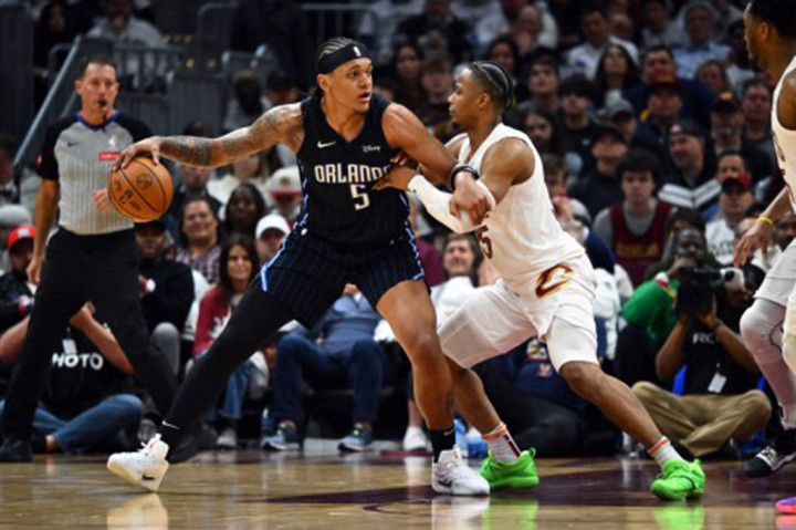 Paolo Banchero mencetak 21 poin dan Franz Wagner 18 poin untuk Magic, yang hanya bisa memenangkan satu seri playoff dalam 13 laga ketika kalah pada seri pembuka. Magic kini berada di ujung tanduk.